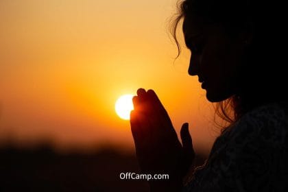 Beautiful good evening prayer for her written in elegant typography with romantic candlelight and flowers